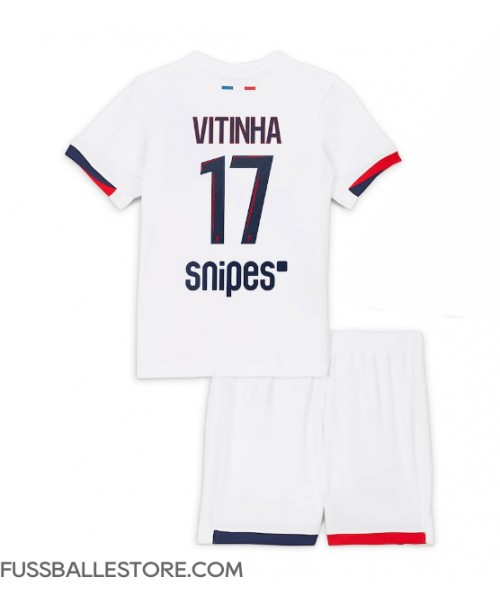 Günstige Paris Saint-Germain Vitinha #17 Auswärts Trikotsatzt Kinder 2025-26 Kurzarm (+ Kurze Hosen) Günstige Paris Saint-Germain Vitinha #17 Auswärts Trikotsatzt Kinder 2025-26 Kurzarm (+ Kurze Hosen)